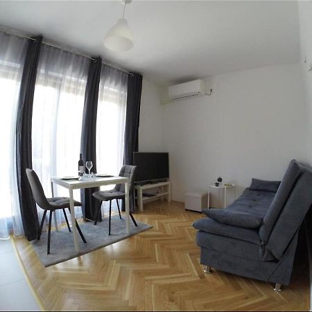 Apartment Jacky โรวีน ภายนอก รูปภาพ