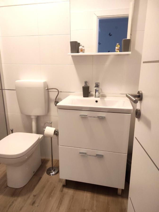 Apartment Jacky โรวีน ภายนอก รูปภาพ
